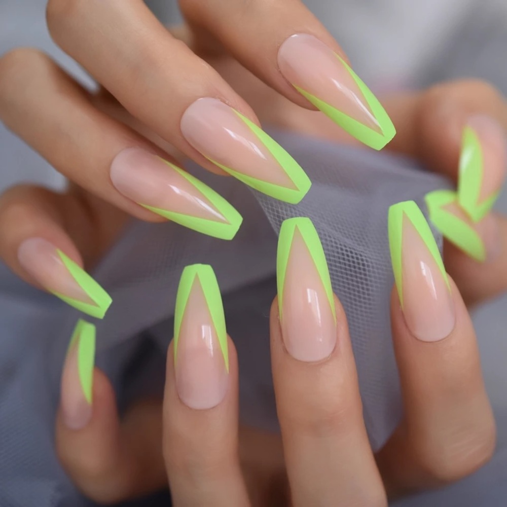 Green Coffin Press On Nails Fake 24 Pc Nail Set